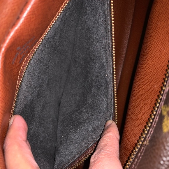 Louis Vuitton Nile Crossbody Bag - Picture 15 of 16